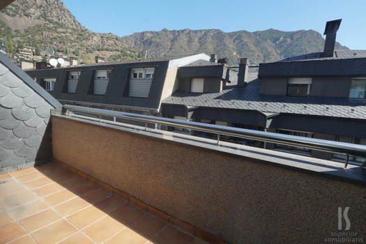 Apartment for rent with 4 bedrooms in Andorra la Vella with terrace and parking