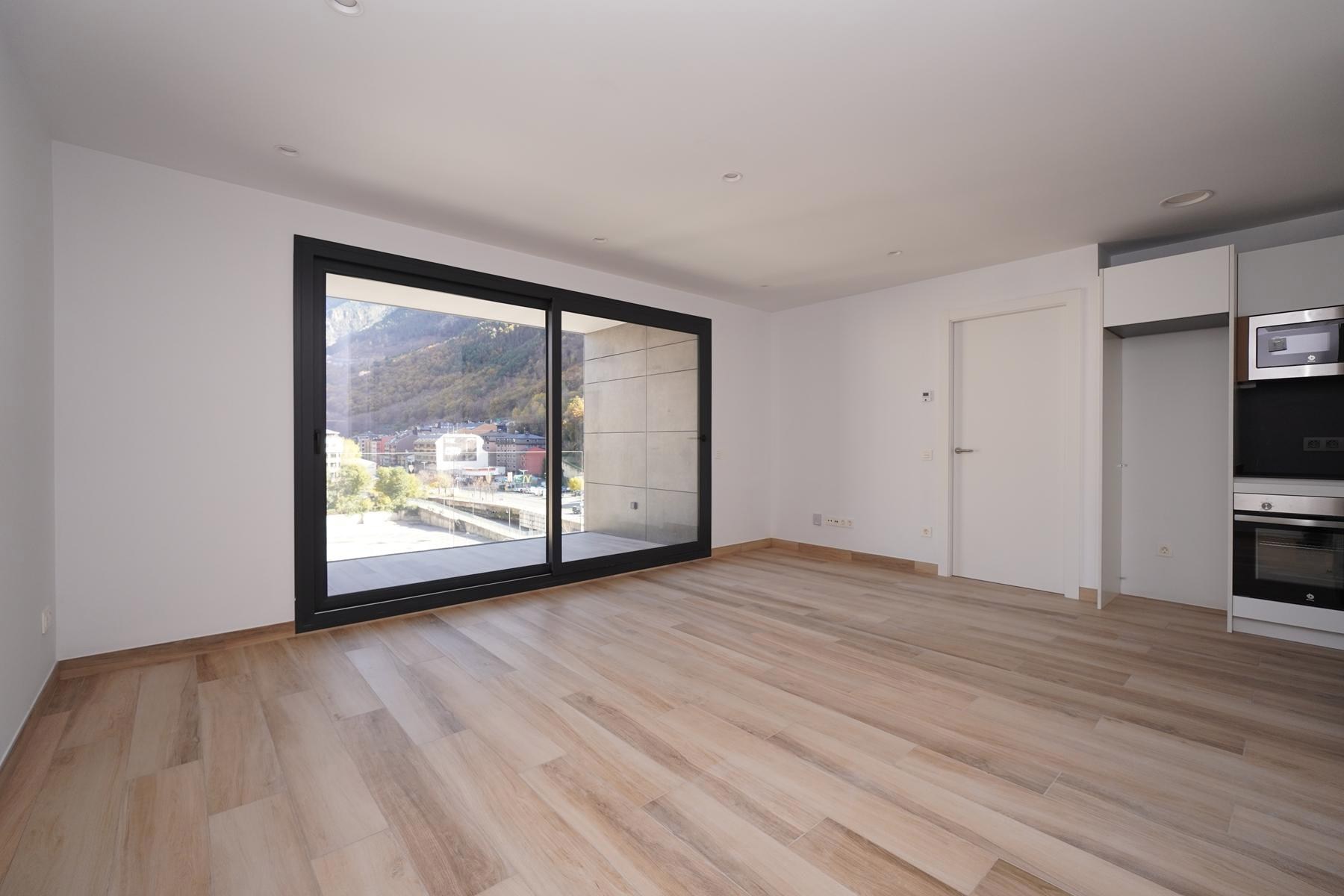 Piso en alquiler de 3 habitaciones en Andorra la Vella con terraza