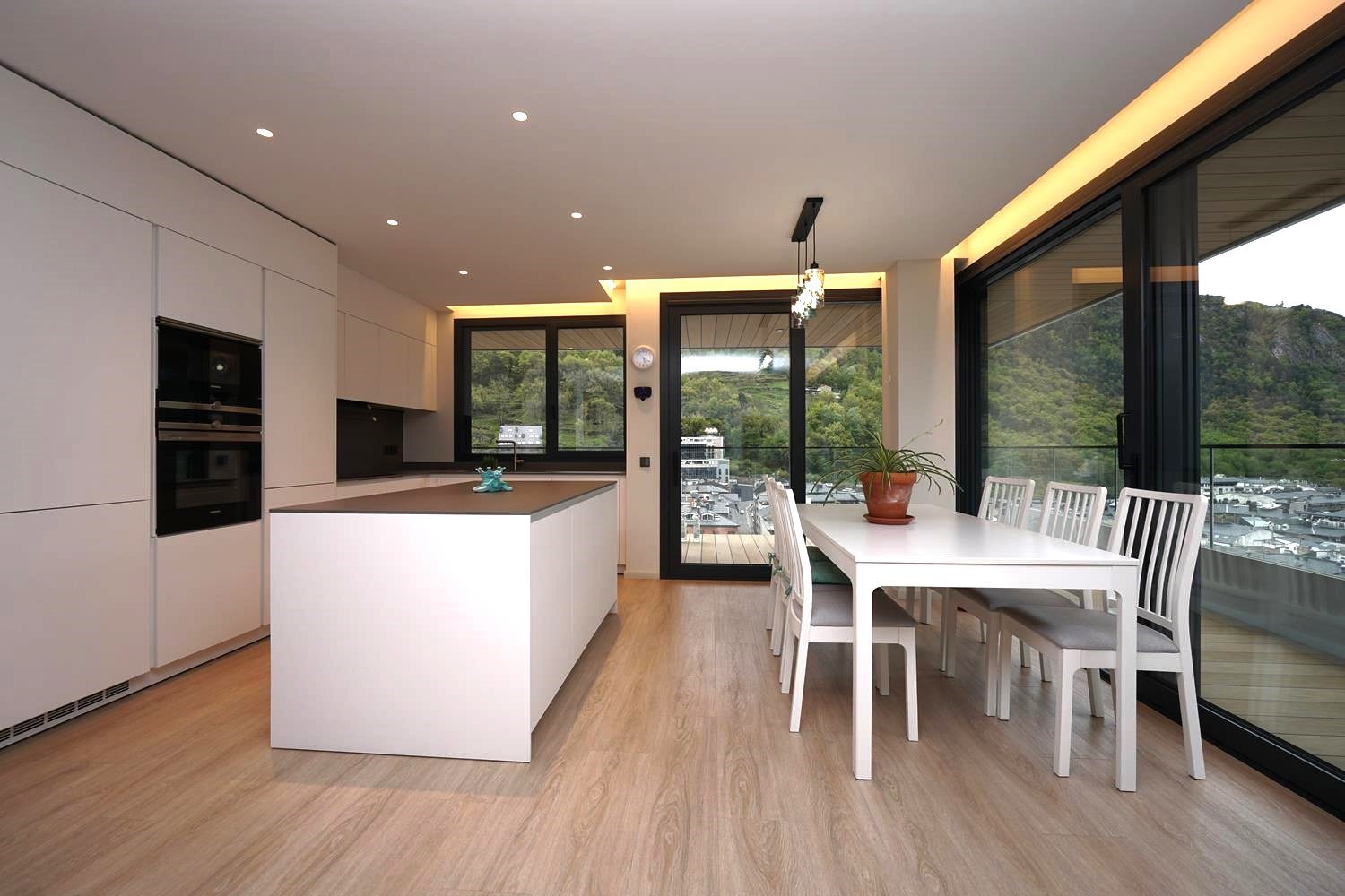Apartament en venda de 3 habitacions a Escaldes-Engordany amb terrassa