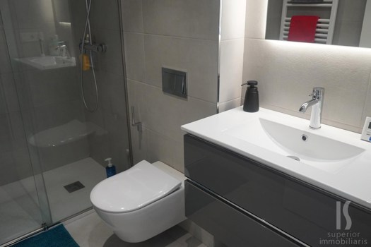 Piso en venta de 3 habitaciones en Andorra la Vella con terraza y parking
