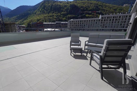 Piso en venta de 3 habitaciones en Andorra la Vella con terraza y parking