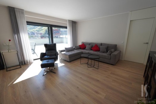Piso en venta de 3 habitaciones en Andorra la Vella con terraza y parking