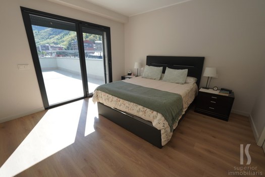 Piso en venta de 3 habitaciones en Andorra la Vella con terraza y parking