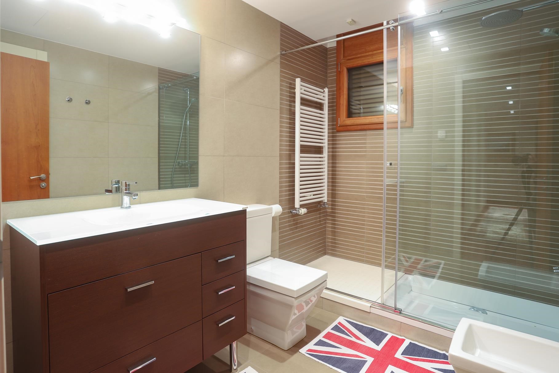 Piso de alquiler en Escaldes Engordany, 4 habitaciones, 319 metros