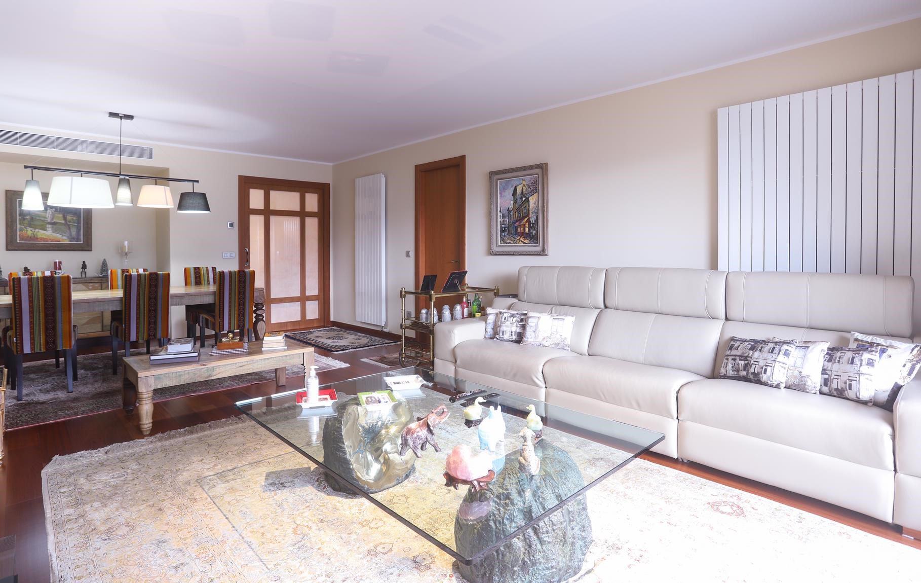 Piso de alquiler en Escaldes Engordany, 4 habitaciones, 319 metros