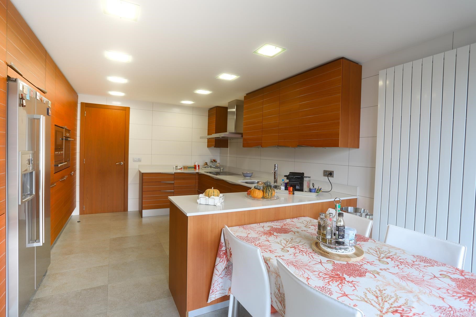 Piso de alquiler en Escaldes Engordany, 4 habitaciones, 319 metros