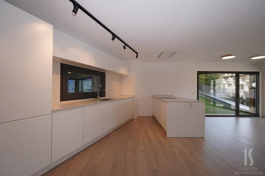 Piso en alquiler de 3 habitaciones en Escaldes-Engordany con terraza y parking