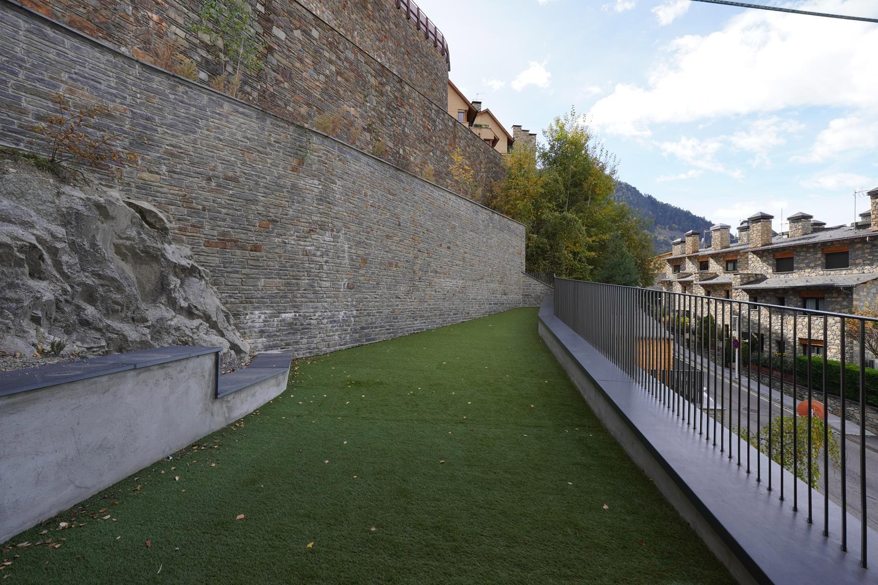 Apartment for rent with 3 bedrooms in Escaldes-Engordany with terrace and parking