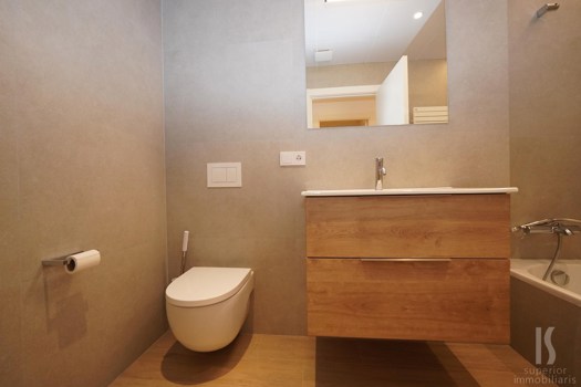 Piso en alquiler de 3 habitaciones en Escaldes-Engordany con terraza y parking