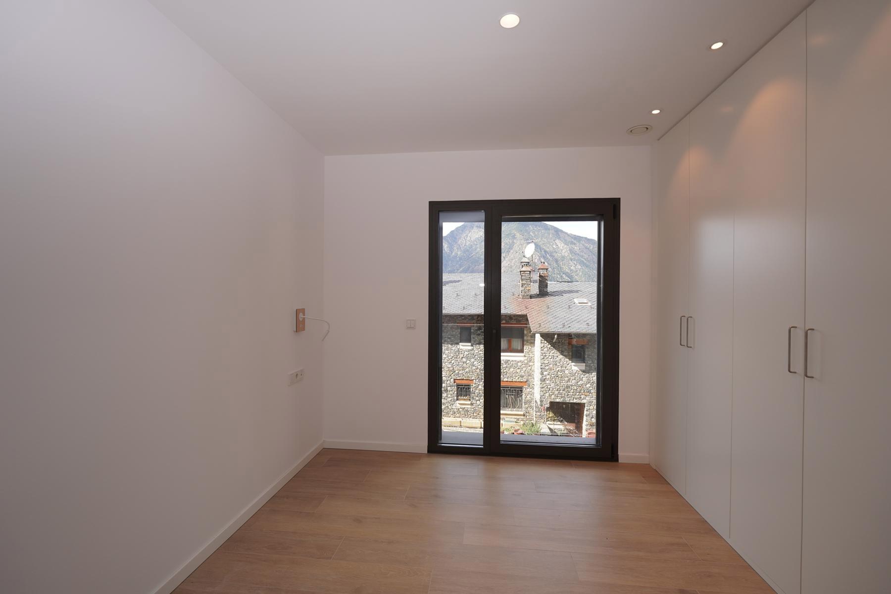 Apartment for rent with 3 bedrooms in Escaldes-Engordany with terrace and parking