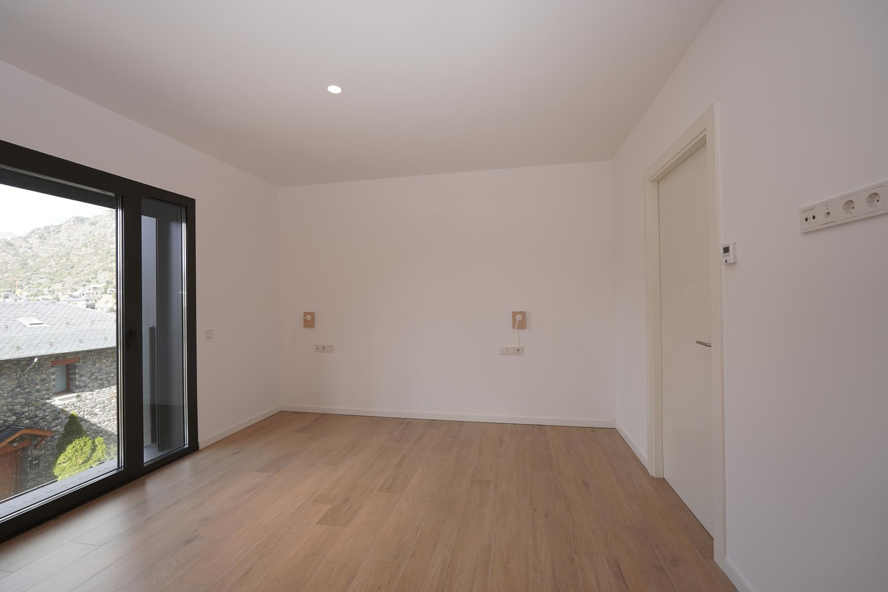 Apartment for rent with 3 bedrooms in Escaldes-Engordany with terrace and parking