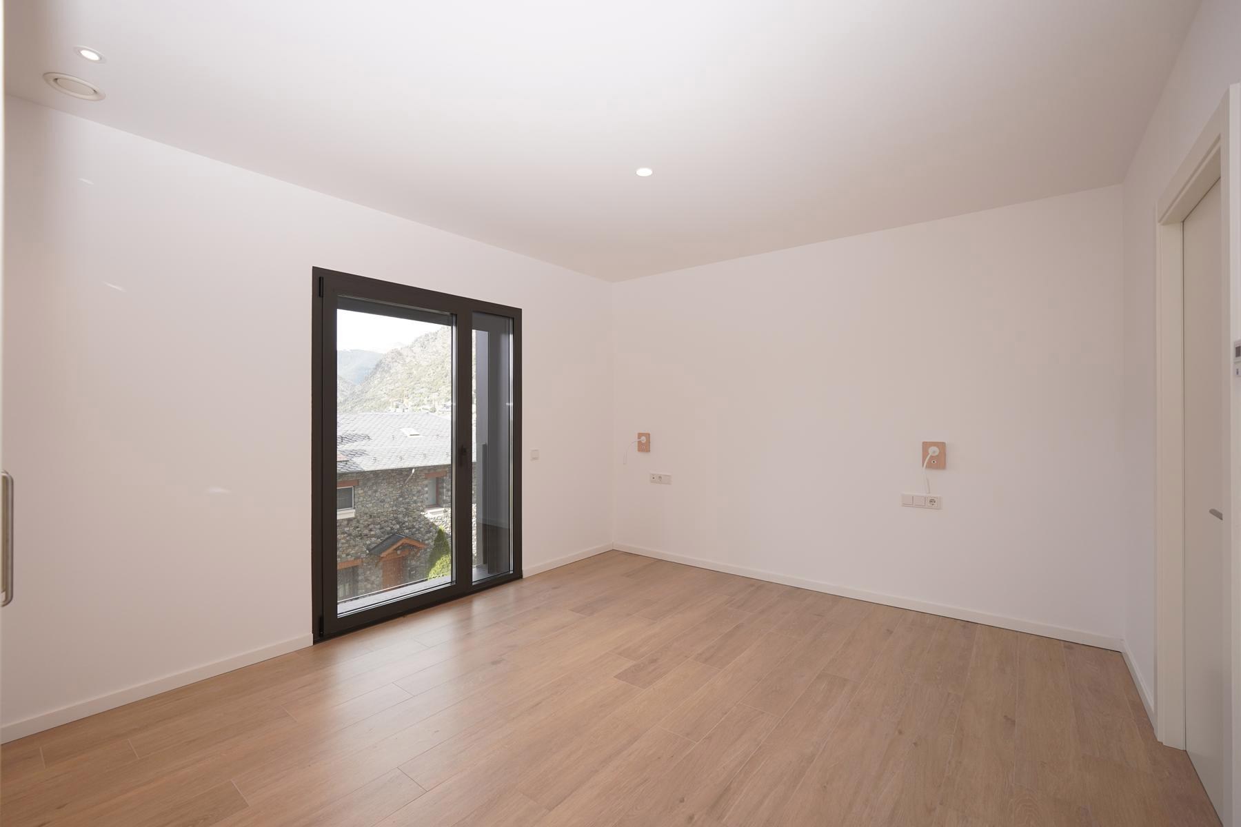 Apartment for rent with 3 bedrooms in Escaldes-Engordany with terrace and parking