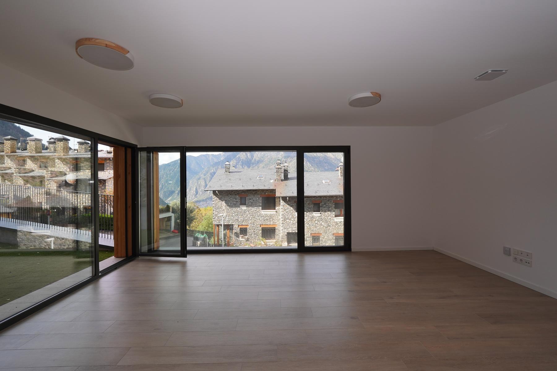 Apartment for rent with 3 bedrooms in Escaldes-Engordany with terrace and parking