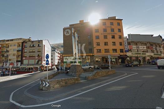 Building for sale in El Pas de la Casa (Encamp)