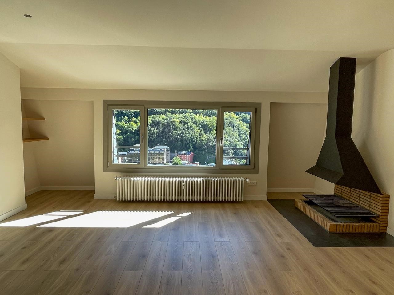 Piso de alquiler en Andorra la Vella, 2 habitaciones, 80 metros