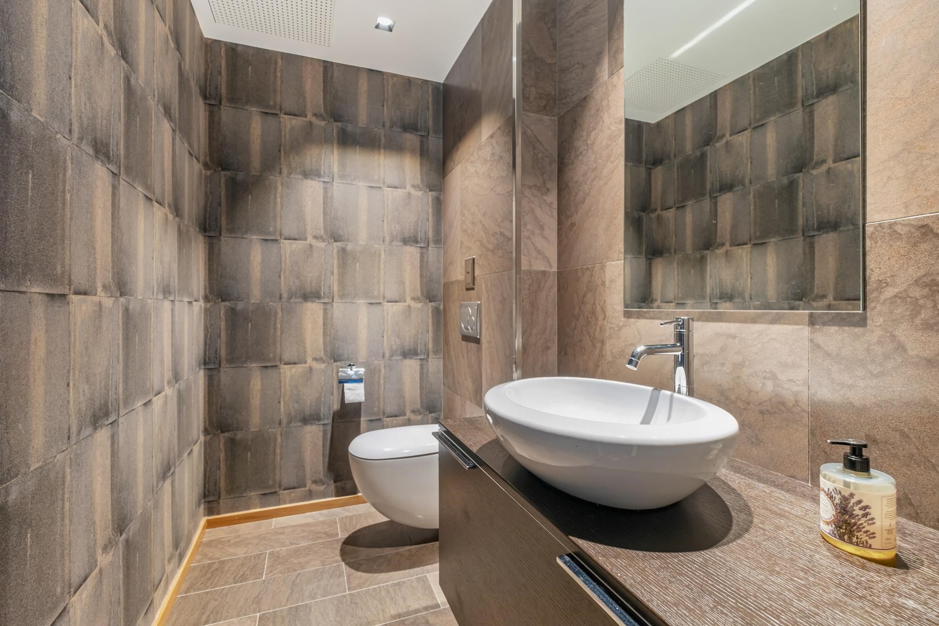 Dúplex en venta en Andorra la Vella, 3 habitaciones, 330 metros