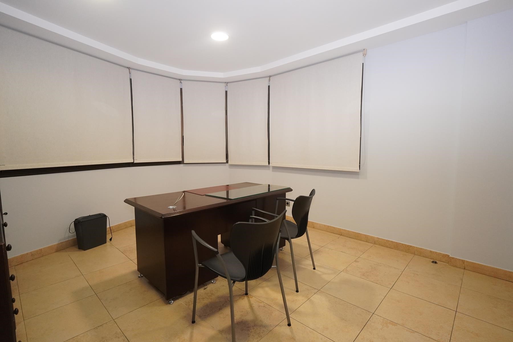 Local comercial de lloguer a Encamp, 88 metres
