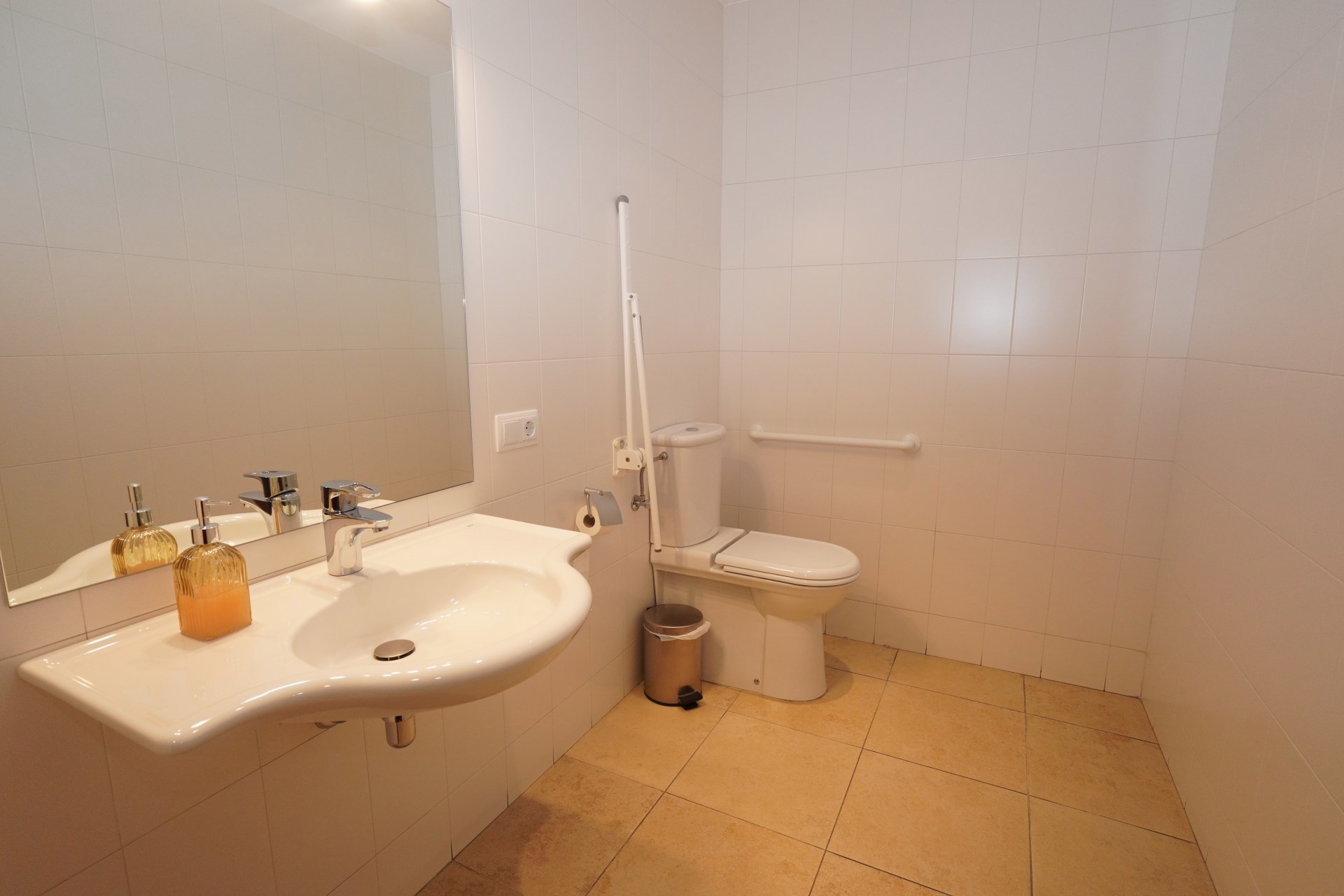 Local comercial de lloguer a Encamp, 88 metres