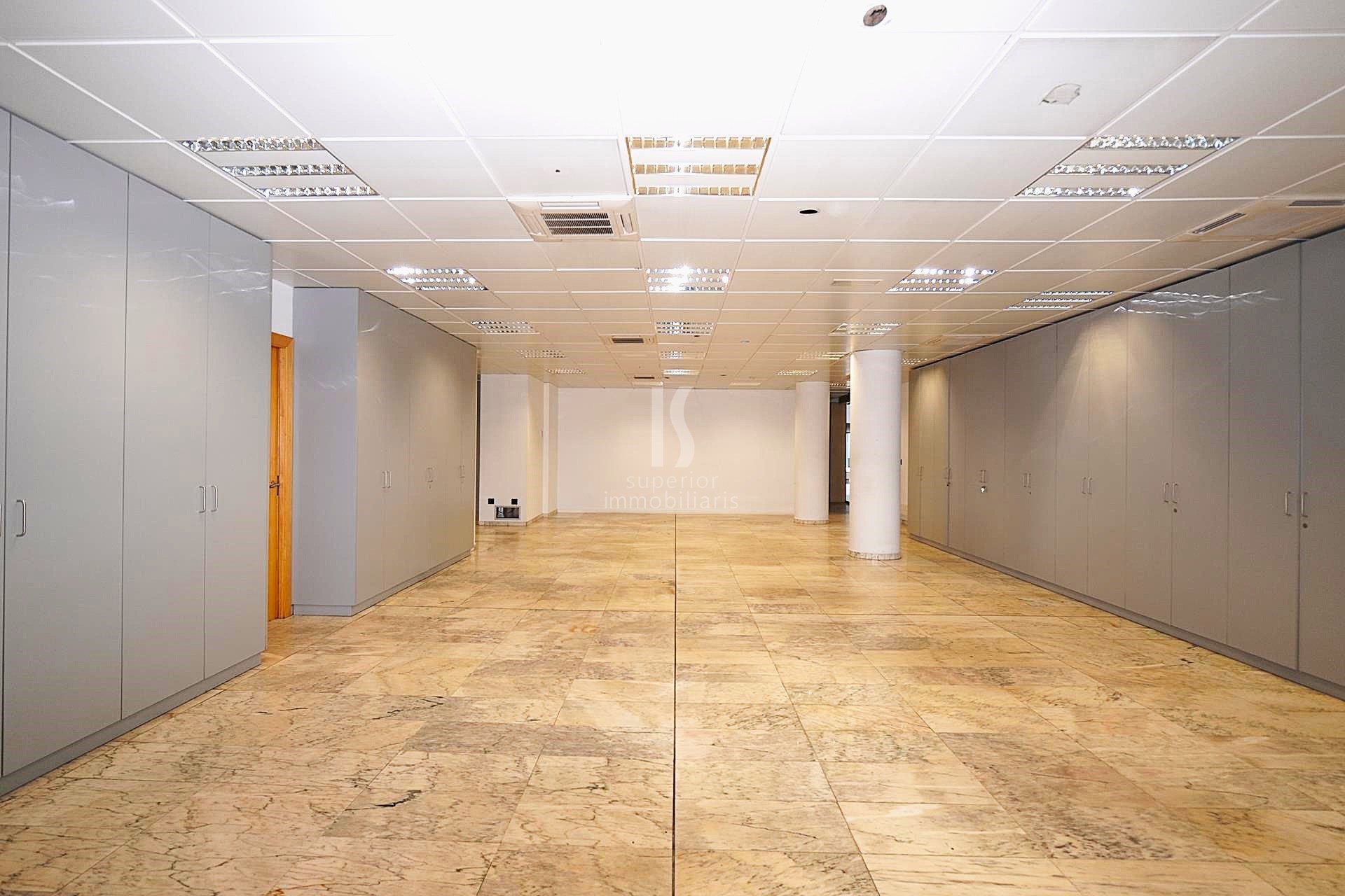 Local comercial de alquiler en Andorra la Vella, 2253 metros