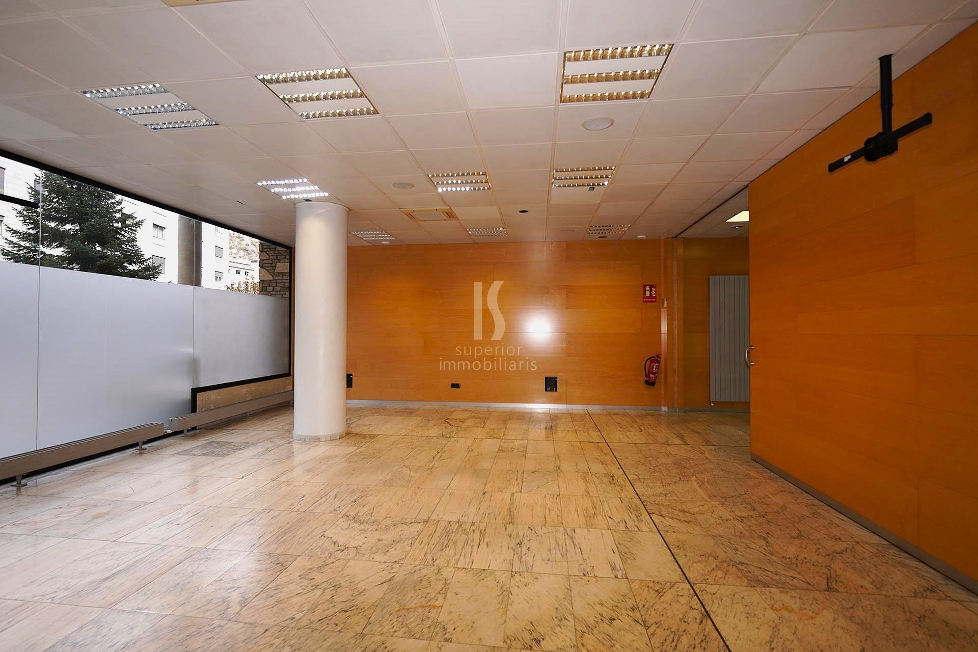 Local comercial de alquiler en Andorra la Vella, 2253 metros