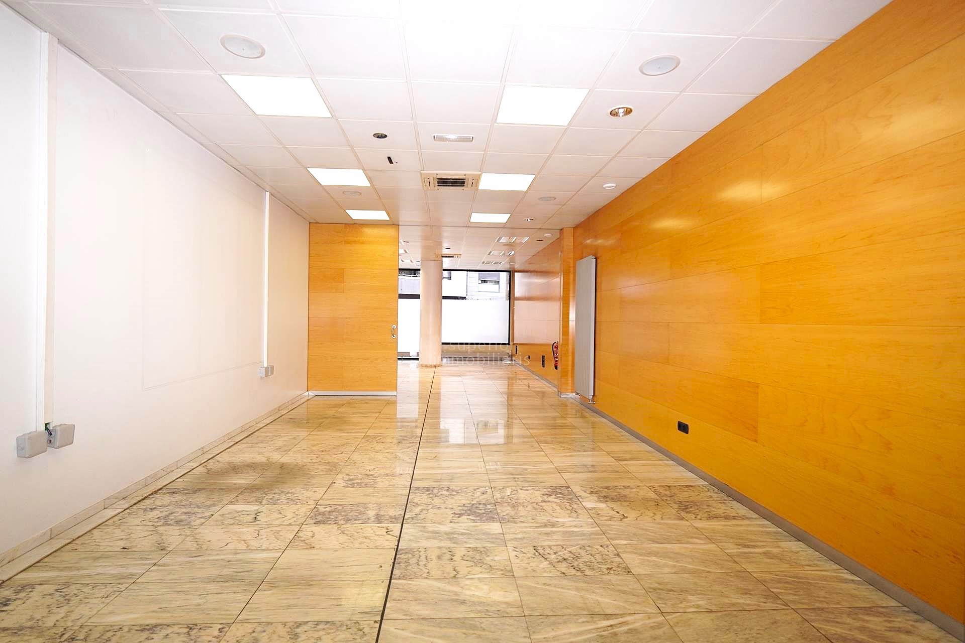 Local comercial de alquiler en Andorra la Vella, 2253 metros