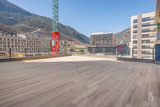 Piso en alquiler de 3 habitaciones en Andorra la Vella con terraza