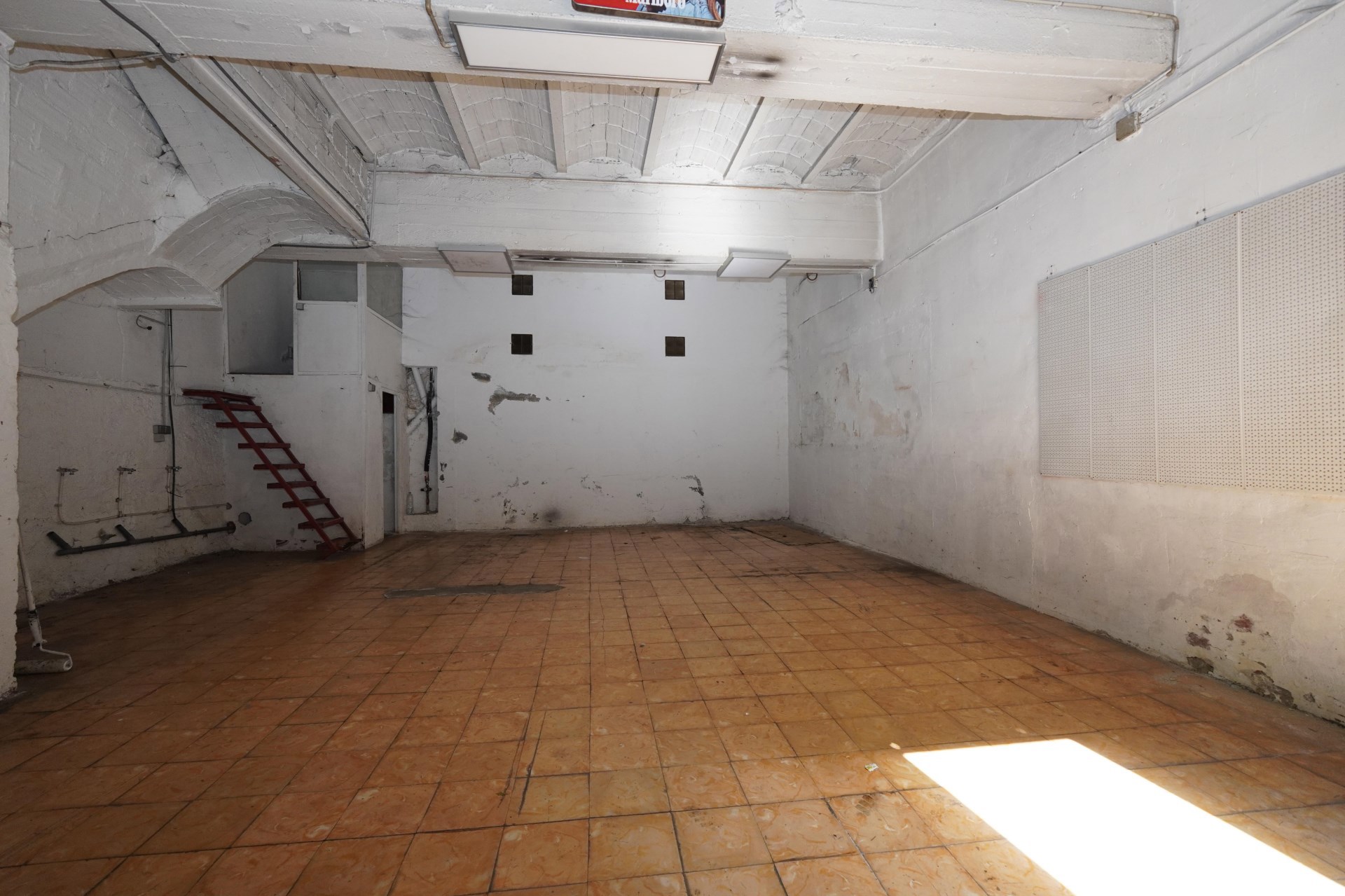 Local comercial de alquiler en Sant Julià de Lòria, 90 metros