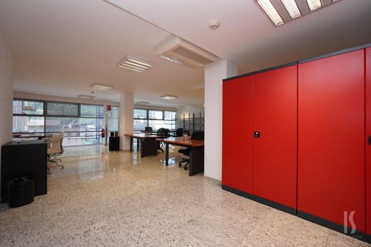 Office for rent in Andorra la Vella with parking