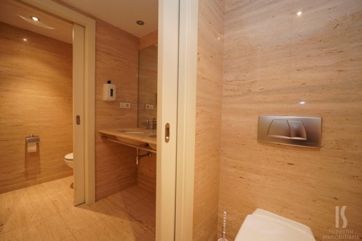 Office for rent in Andorra la Vella with parking