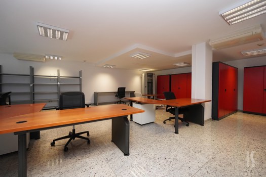 Office for rent in Andorra la Vella with parking
