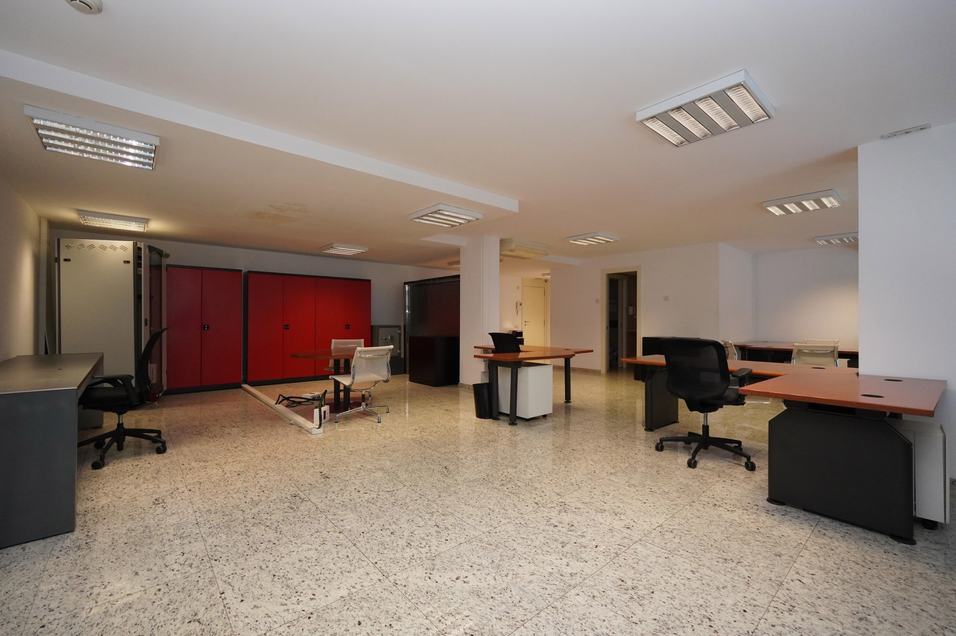 Office for rent in Andorra la Vella with parking