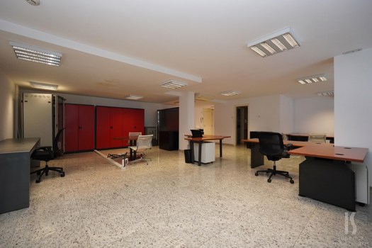 Office for rent in Andorra la Vella with parking