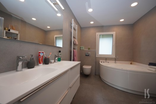 Maison à la vente avec 5 chambres en Juberri (Sant Julià de Lòria) avec terrasse et parking
