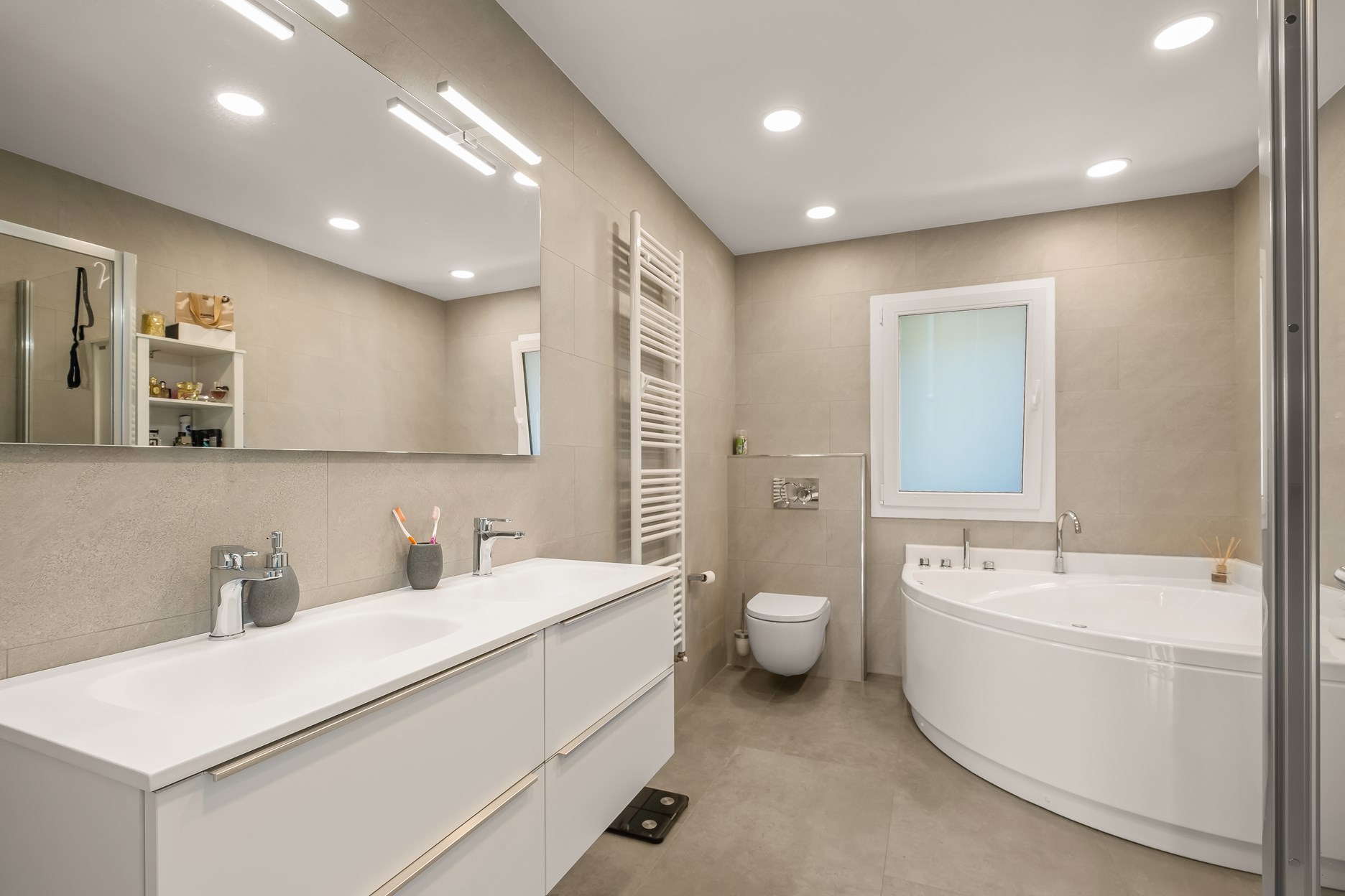 Chalet en venta en Juberri, 5 habitaciones, 439 metros