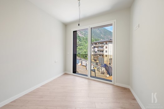 Piso en alquiler de 2 habitaciones en Escaldes-Engordany con terraza y parking