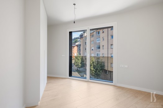 Piso en alquiler de 2 habitaciones en Escaldes-Engordany con terraza y parking