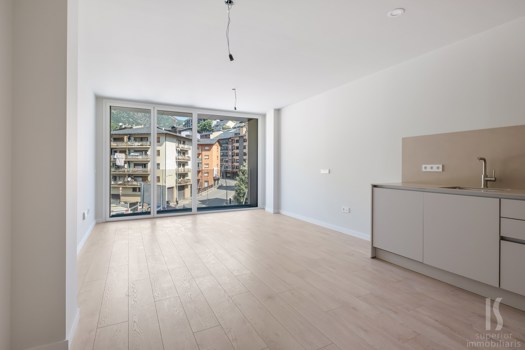 Piso en alquiler de 2 habitaciones en Escaldes-Engordany con terraza y parking