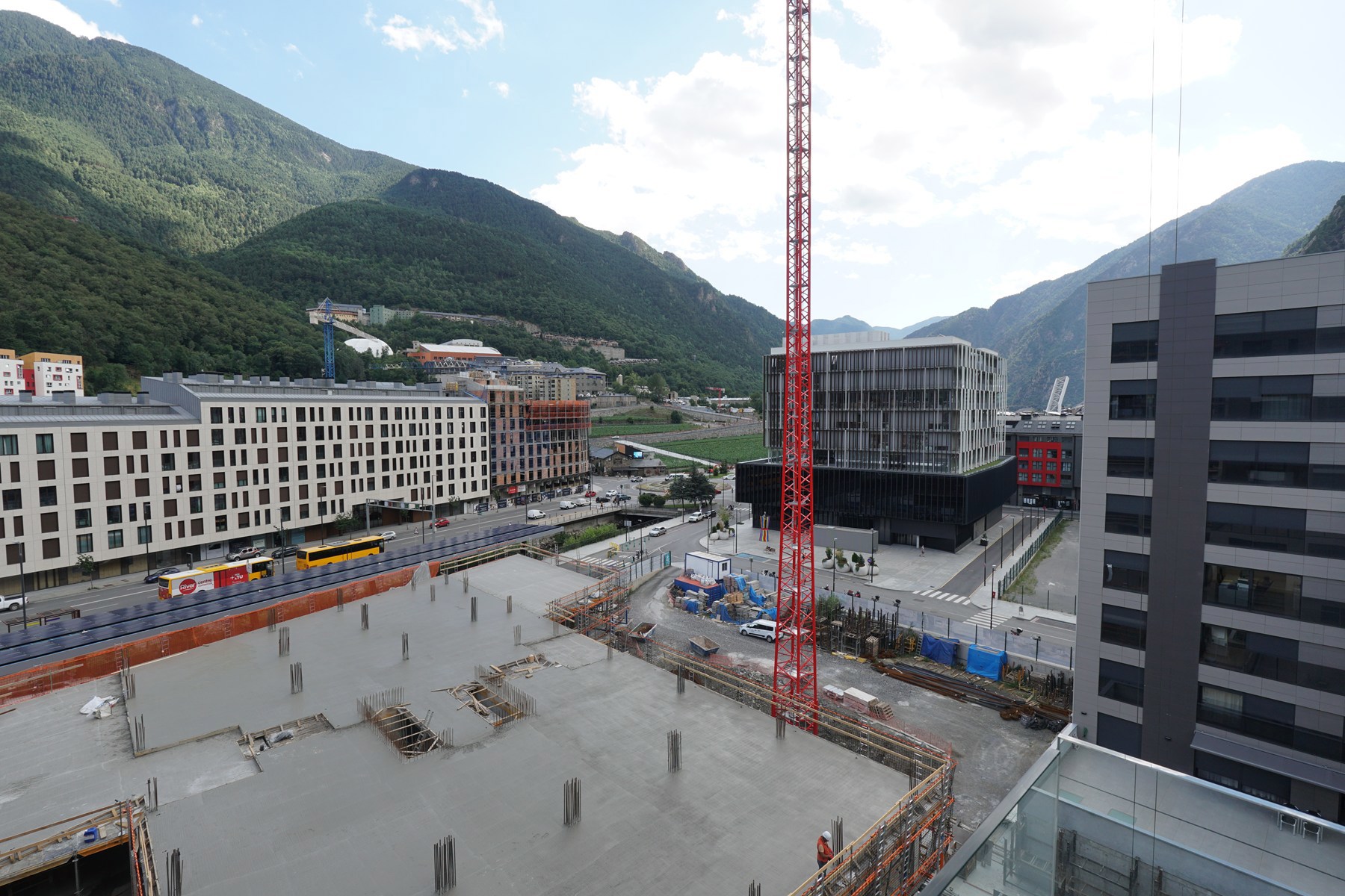 Piso en alquiler de 3 habitaciones en Andorra la Vella con terraza y parking