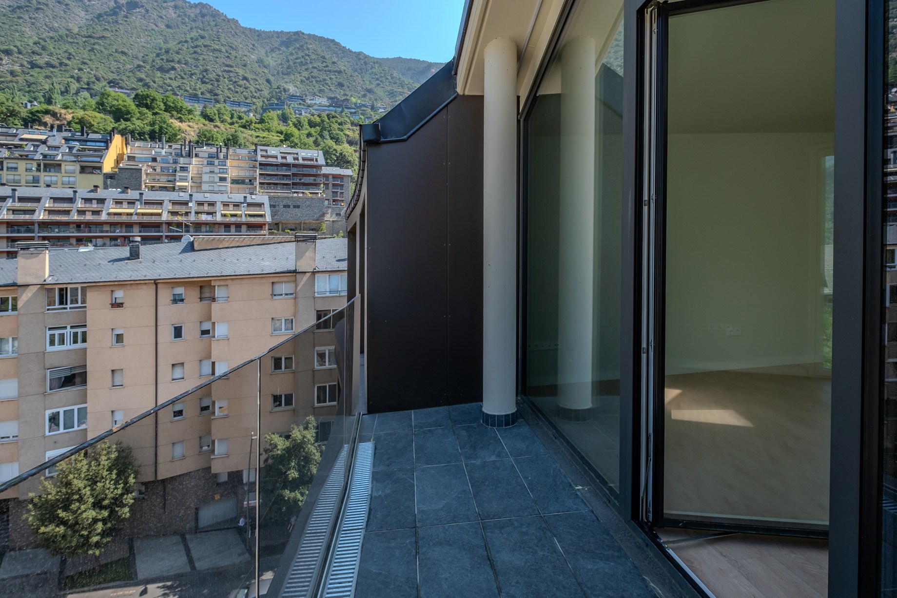 Apartment for rent with 3 bedrooms in Escaldes-Engordany with terrace and parking