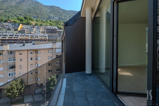 Piso en alquiler de 3 habitaciones en Escaldes-Engordany con terraza y parking