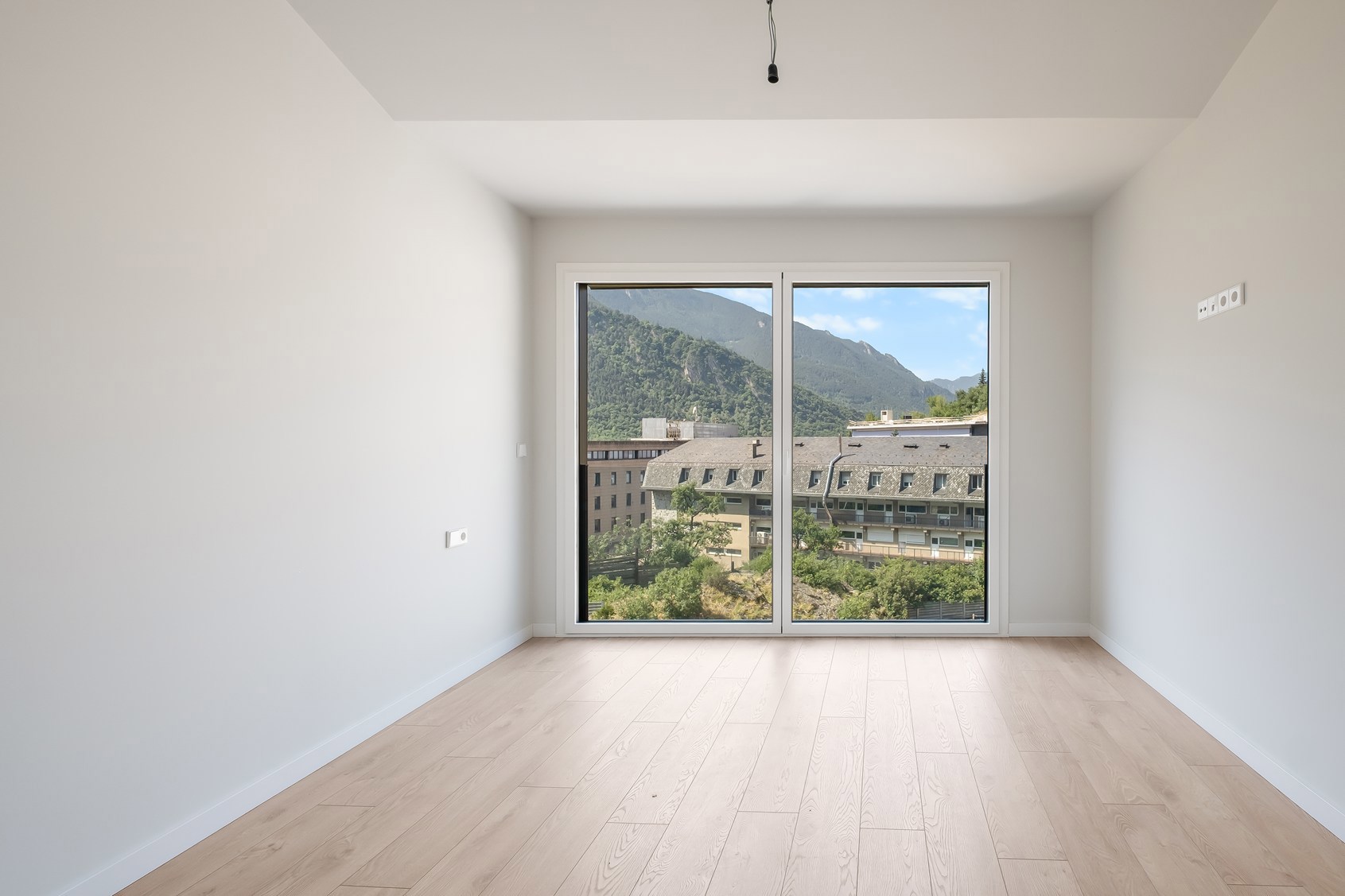 Apartment for rent with 3 bedrooms in Escaldes-Engordany with terrace and parking