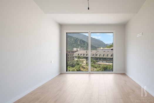Piso en alquiler de 3 habitaciones en Escaldes-Engordany con terraza y parking