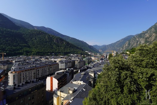 Appartement dernier étage à location avec 6 chambres en Andorra la Vella avec terrasse et parking
