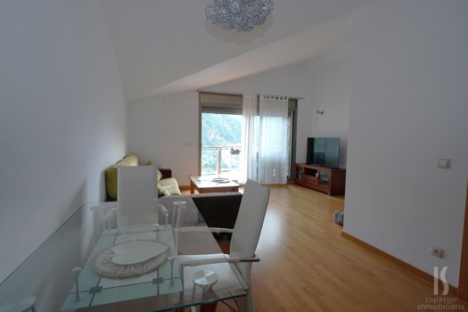 Ático en venta de 2 habitaciones en Encamp con terraza y parking