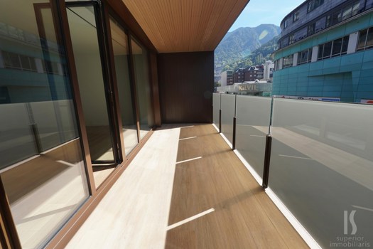 Piso en alquiler de 3 habitaciones en Escaldes-Engordany con terraza y parking