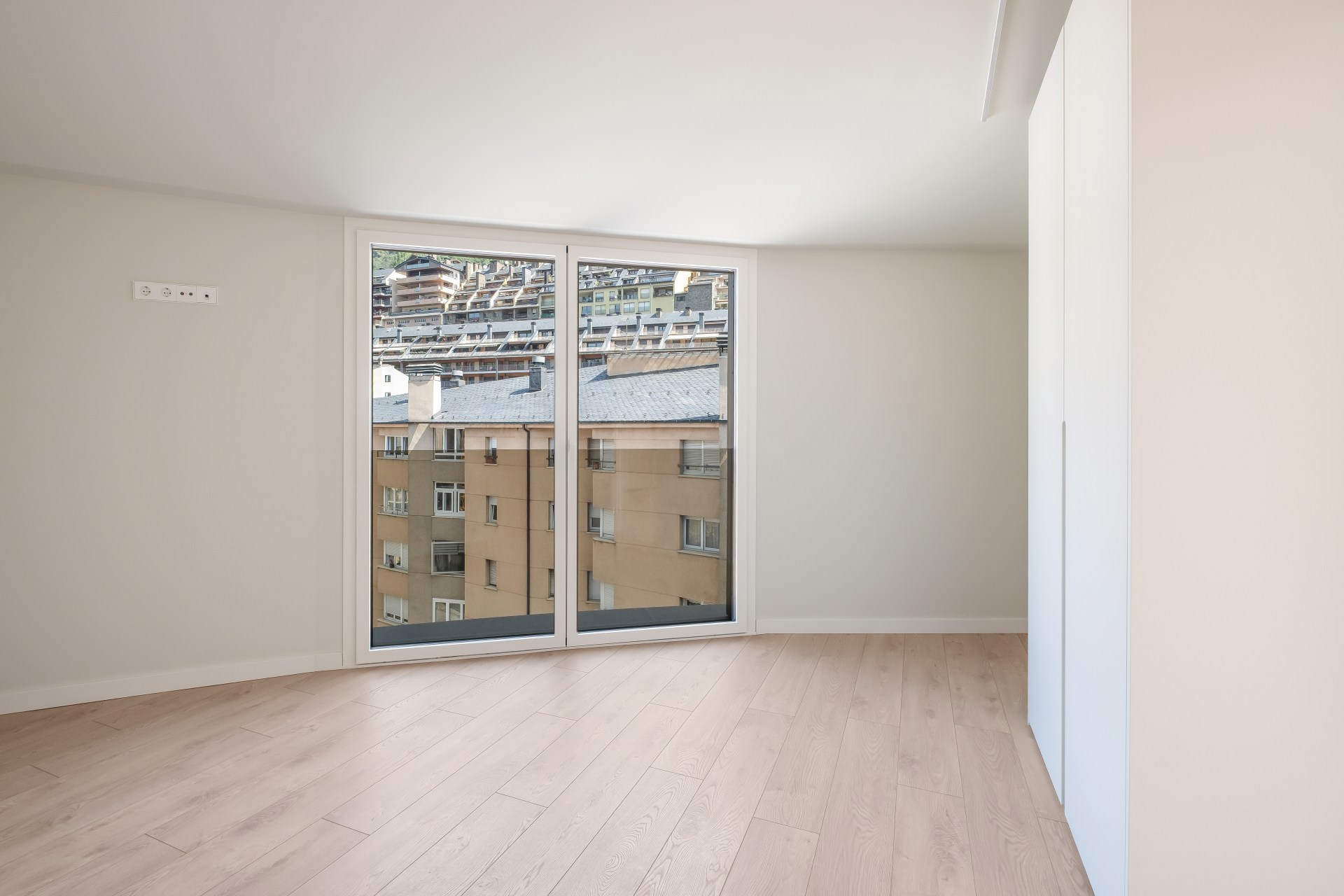 Ático de alquiler en Escaldes Engordany, 3 habitaciones, 90 metros