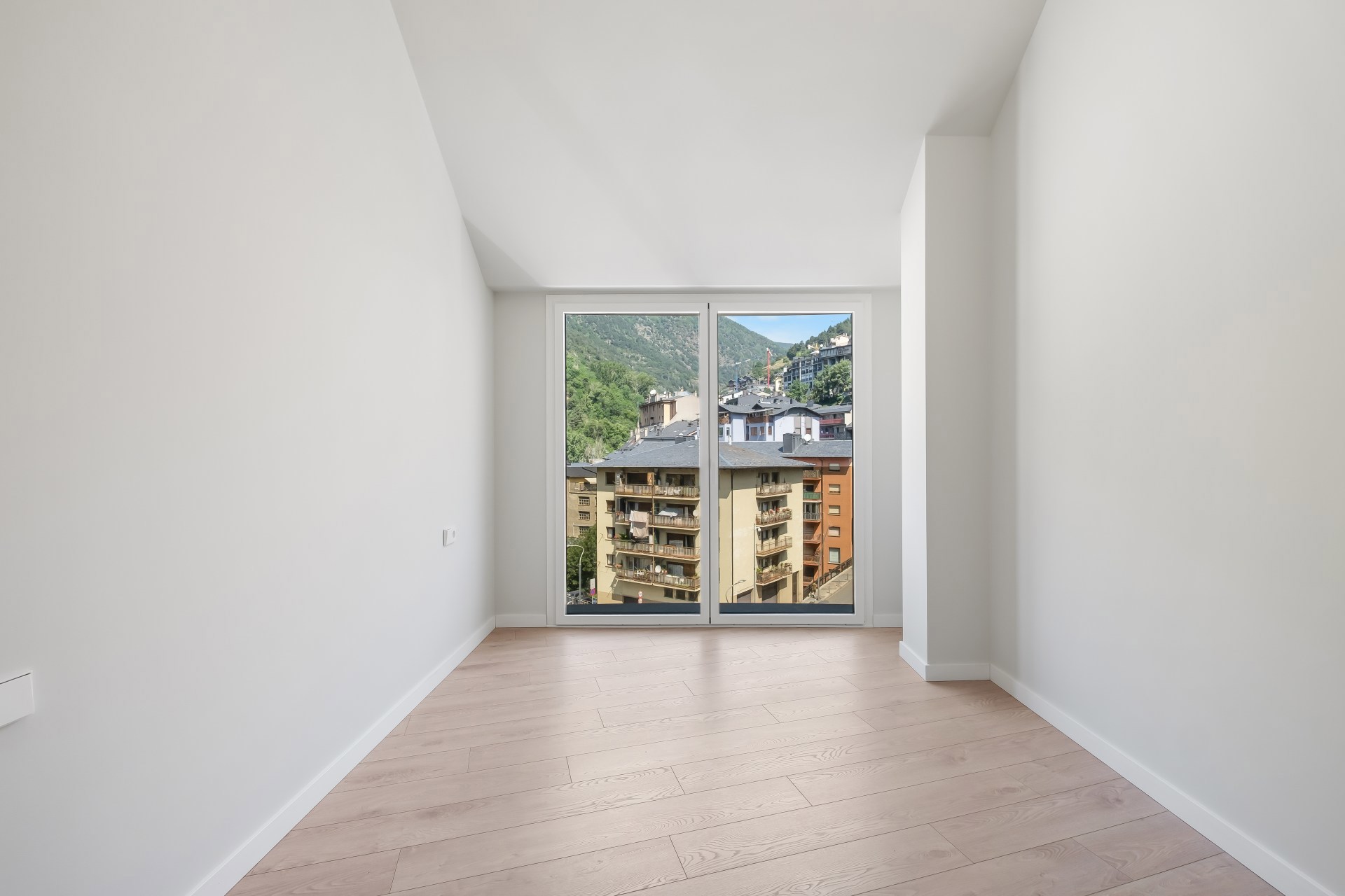 Ático de alquiler en Escaldes Engordany, 3 habitaciones, 90 metros