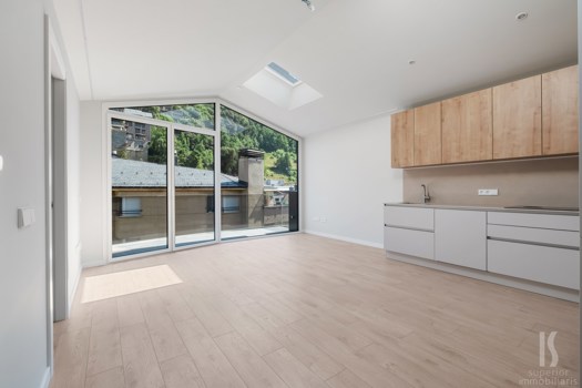 Ático en alquiler de 3 habitaciones en Escaldes-Engordany con terraza y parking