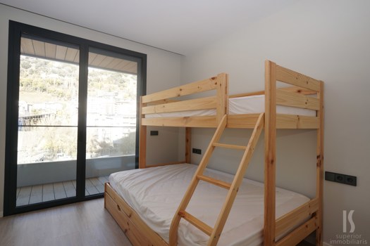 Piso en venta de 3 habitaciones en Escaldes-Engordany con terraza y parking