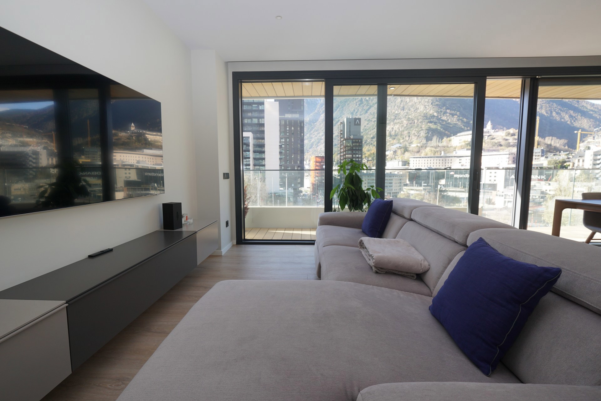 Piso en venta de 3 habitaciones en Escaldes-Engordany con terraza y parking